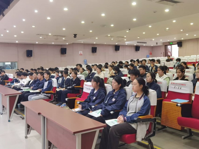 定目標(biāo)，堅(jiān)信念，沖清北——高2023級課改班動(dòng)員大會