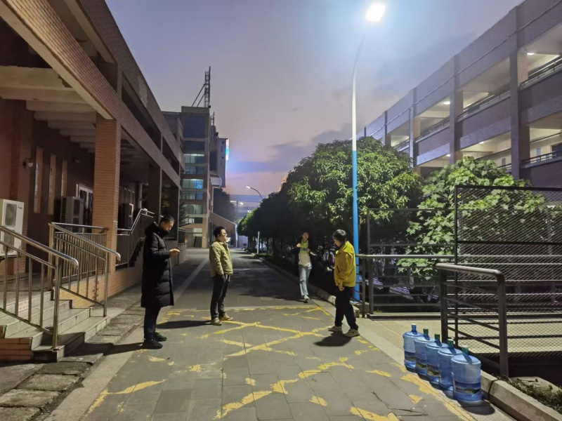 嚴(yán)抓遲到現(xiàn)象，強(qiáng)化時(shí)間觀念——高2023級(jí)早讀遲到專(zhuān)項(xiàng)檢查行動(dòng)